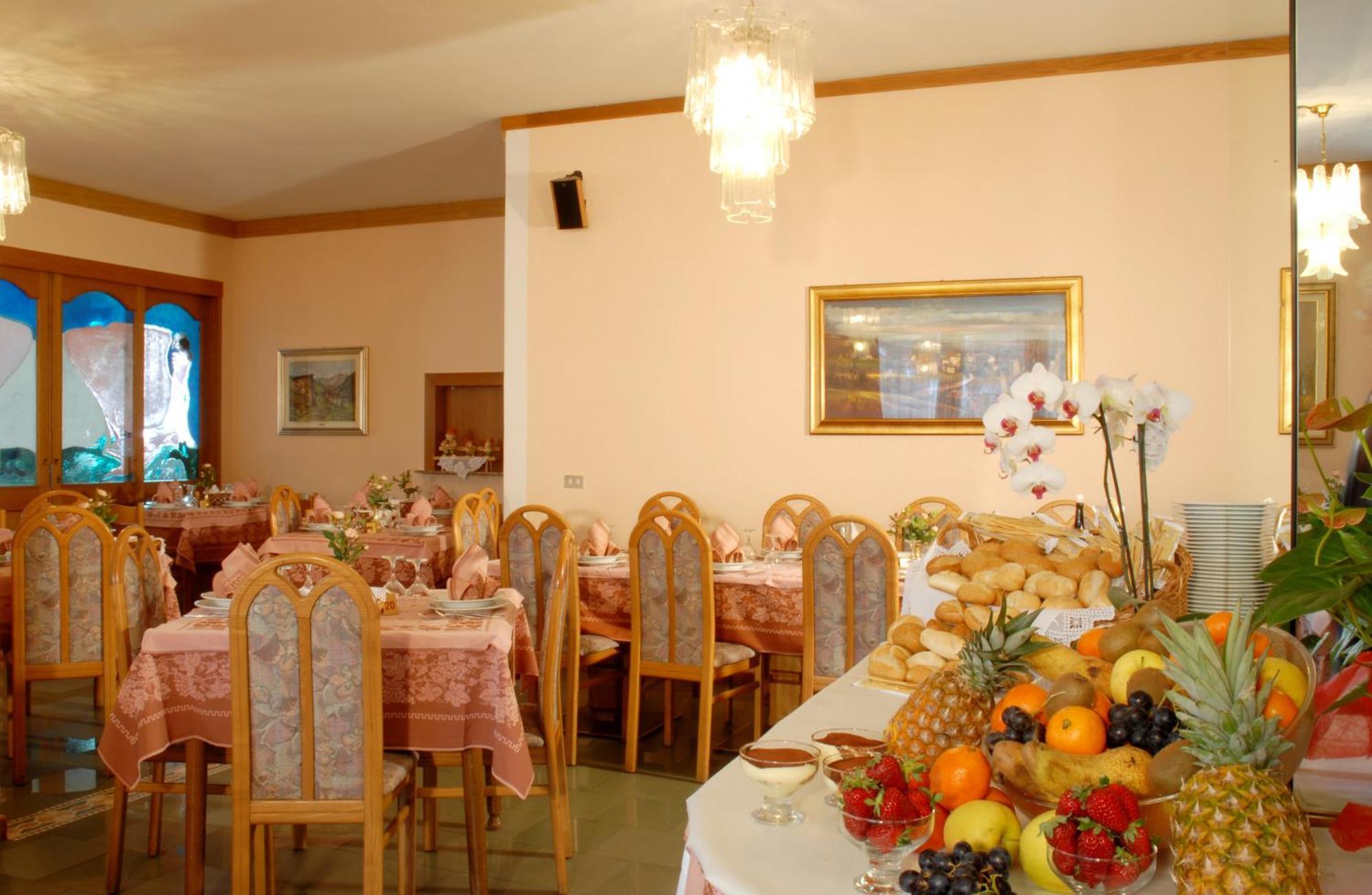 Hotel Sass Maor Fiera Di Primiero Dış mekan fotoğraf